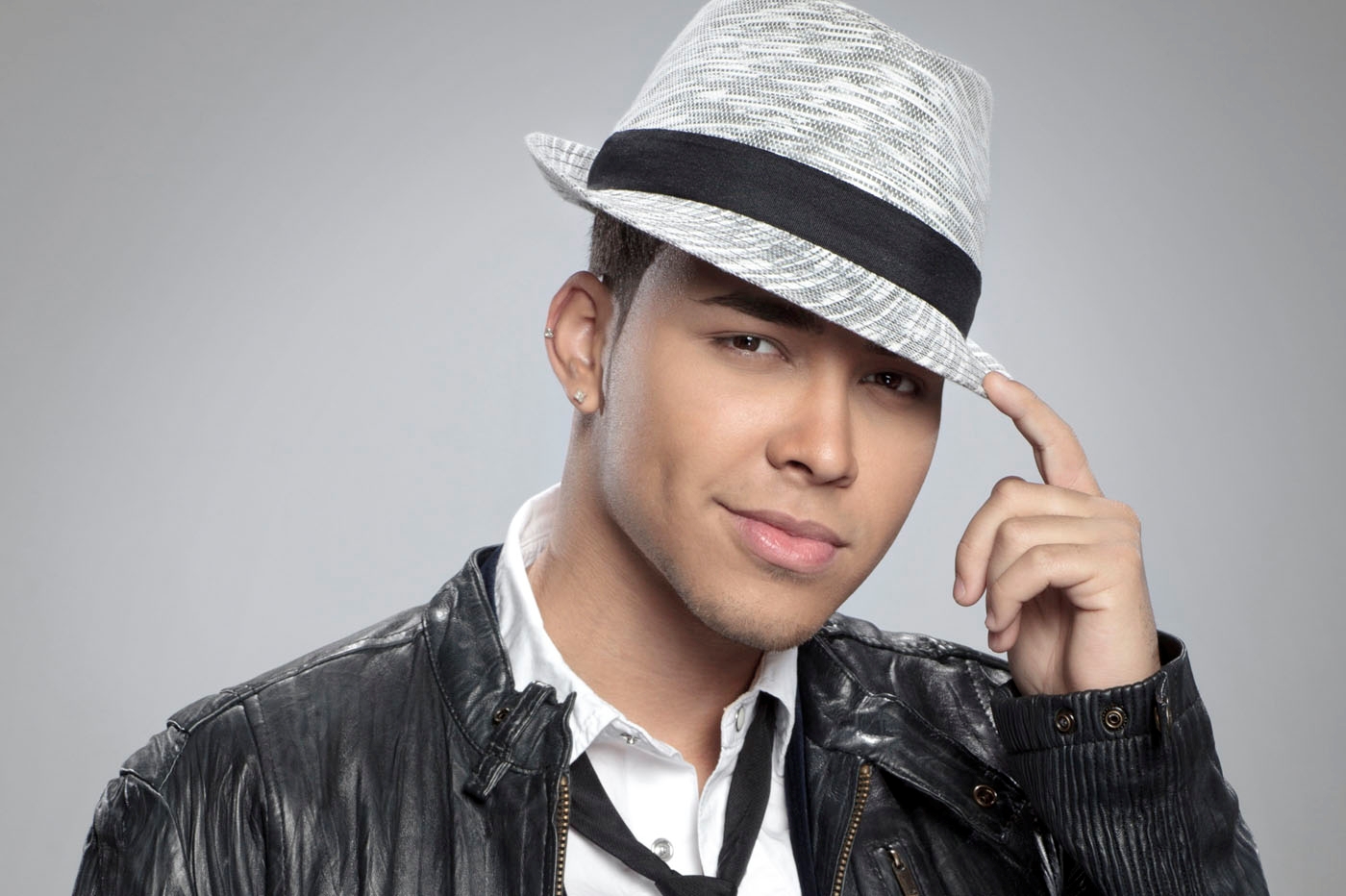 Invisible - Prince Royce